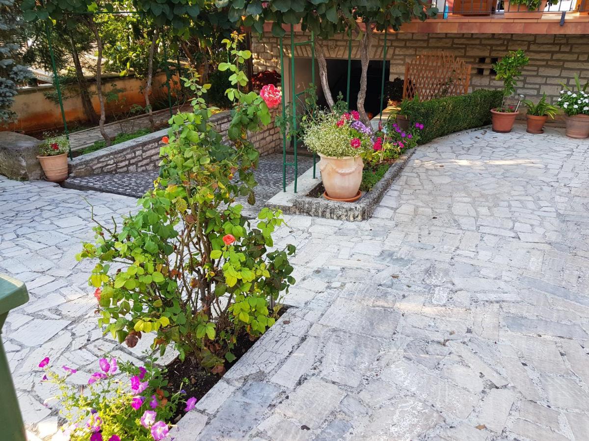 Ferienwohnung Casa Nada Rovinj Exterior foto
